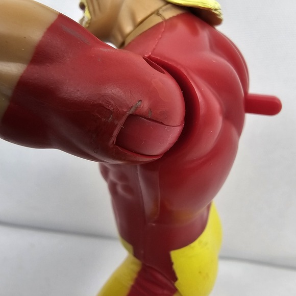 Vintage WCW Hulk Hogan "Hulkster" Wrestling Action Figure by Marvel Ent. 2000 - Picture 6 of 9